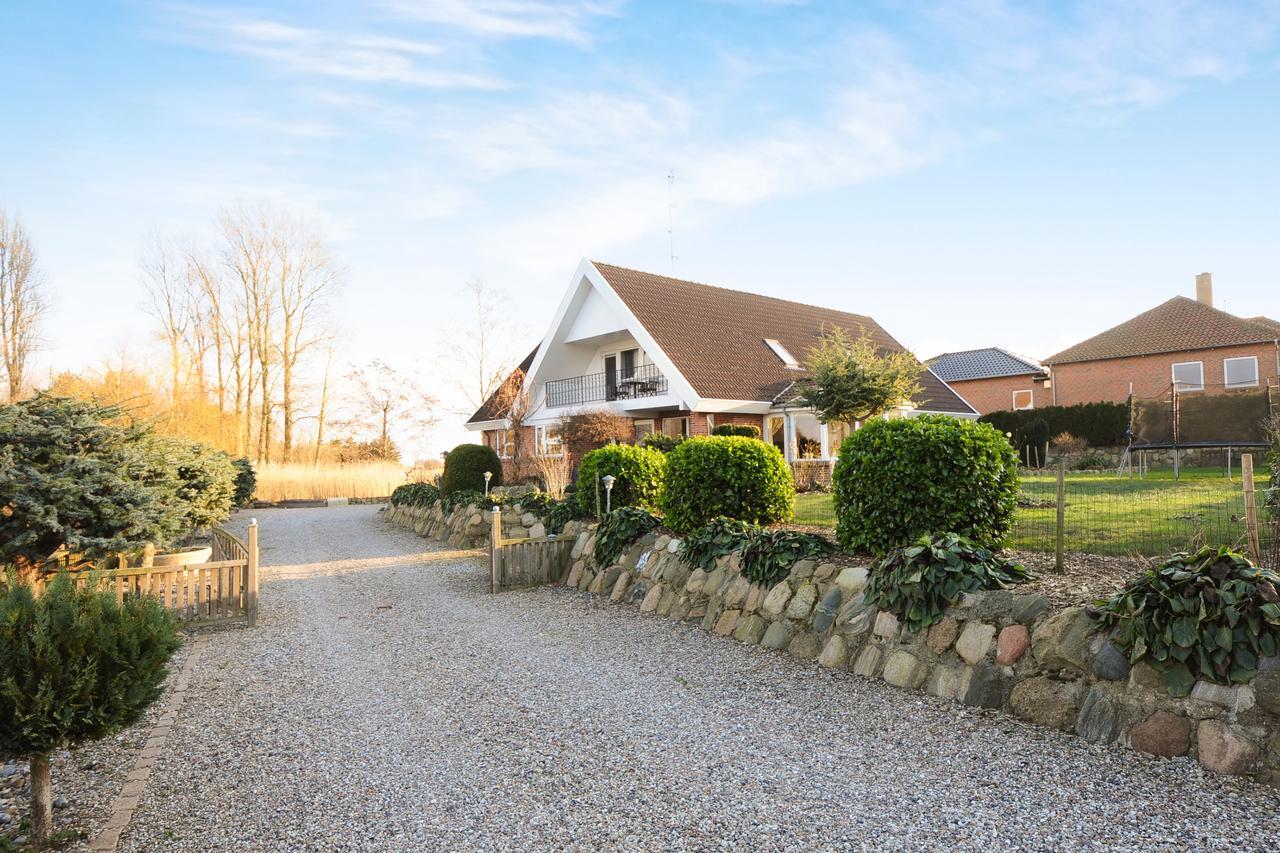 Bed And Breakfast Hasseloe Nykøbing Falster Exterior foto